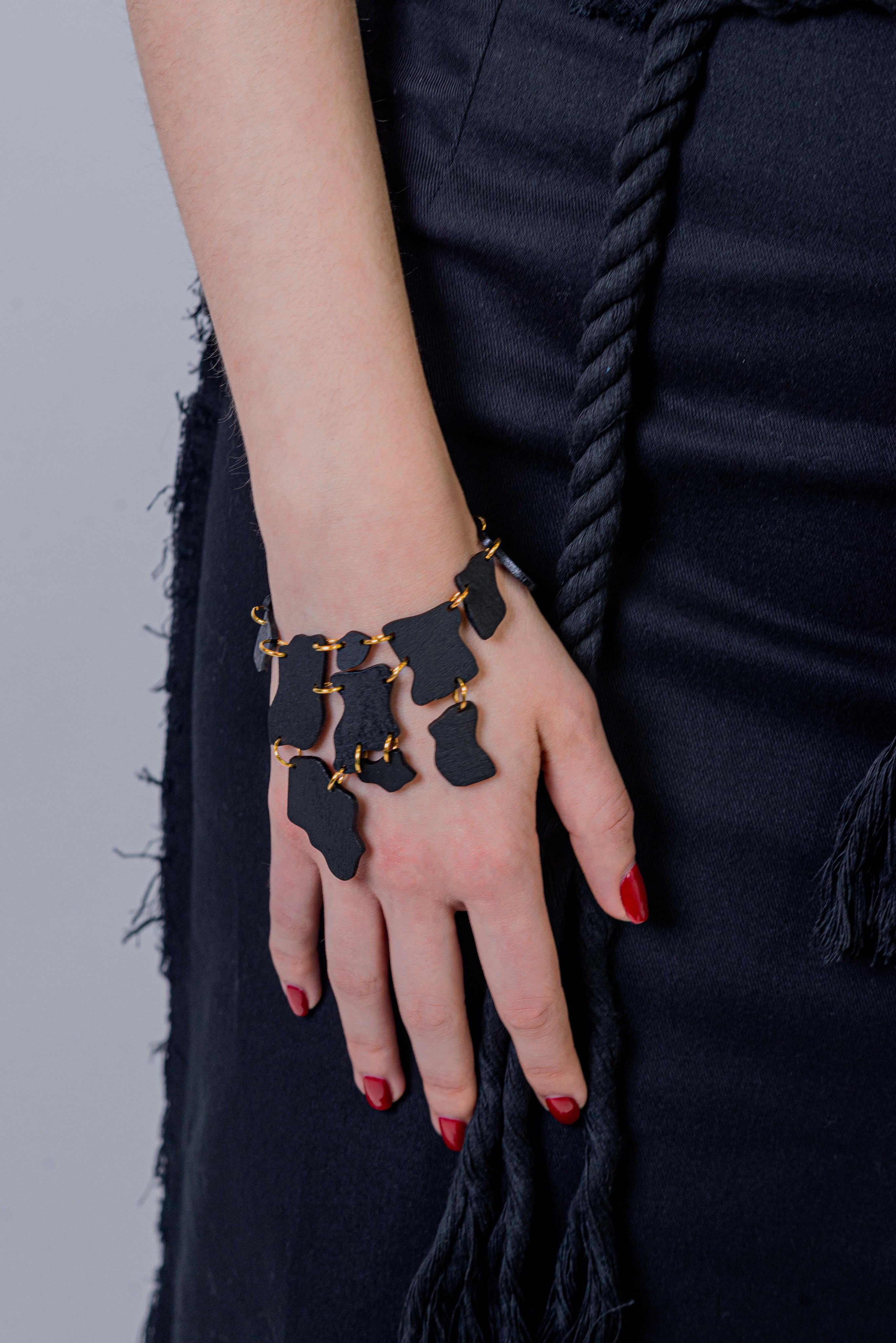 Cracking Bracelet